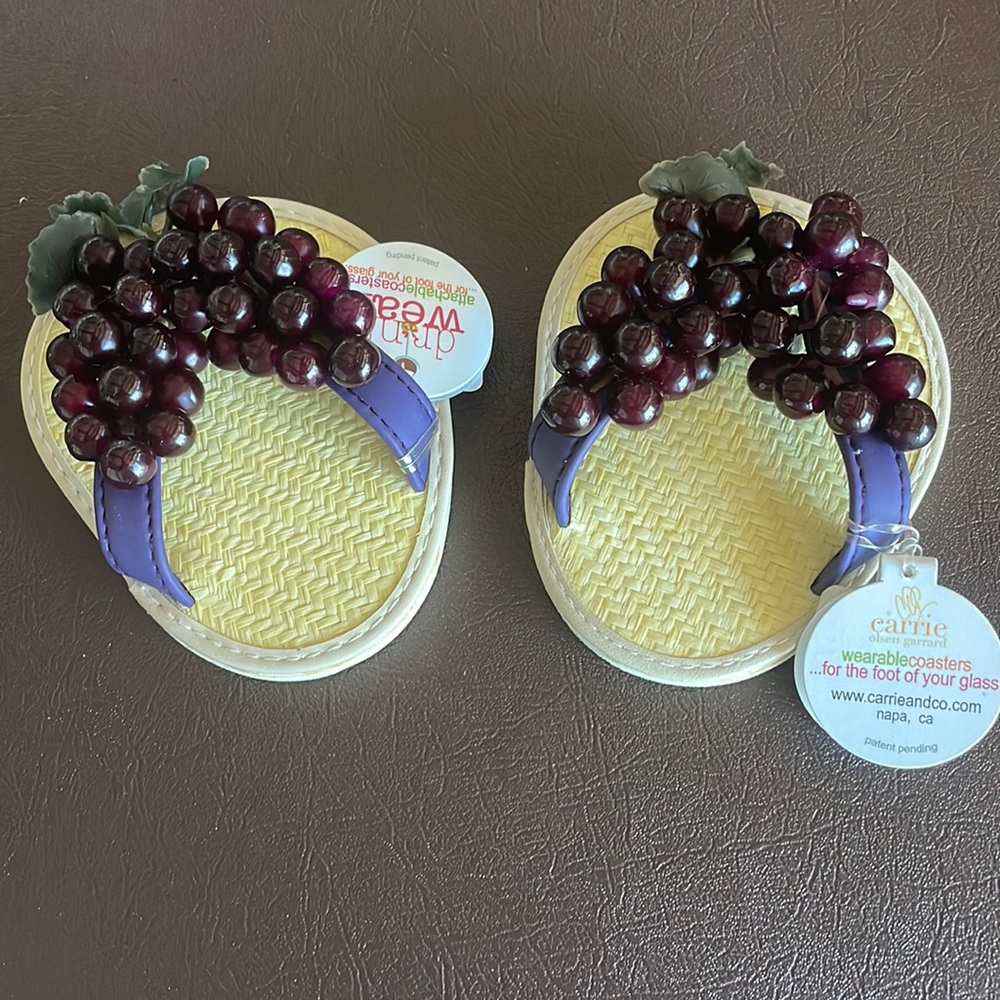 NWT  2 grapes wine coasters for your glasses